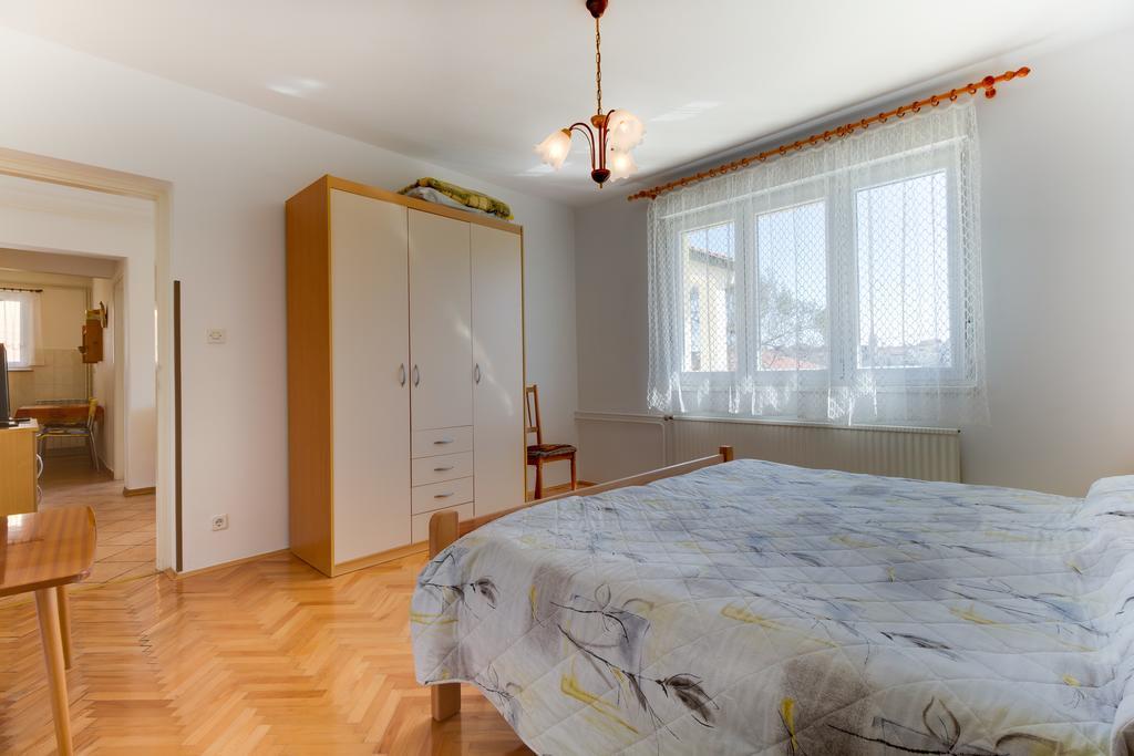 Apartmani Dorita 말리로시니 외부 사진