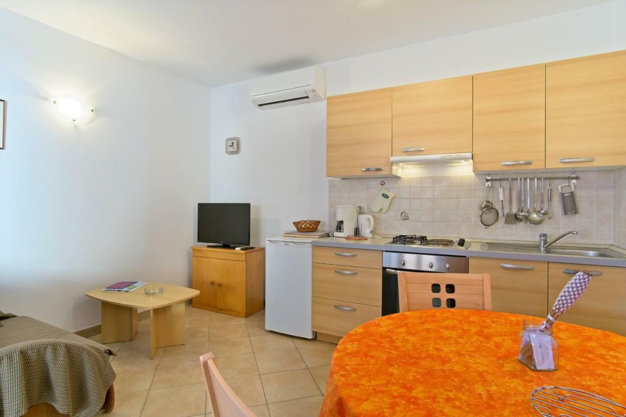 Apartmani Dorita 말리로시니 외부 사진