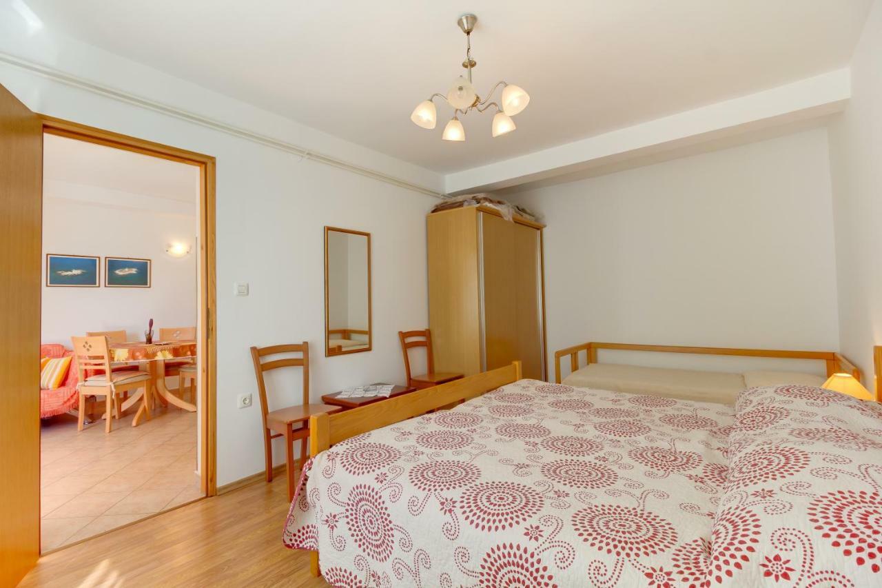 Apartmani Dorita 말리로시니 외부 사진